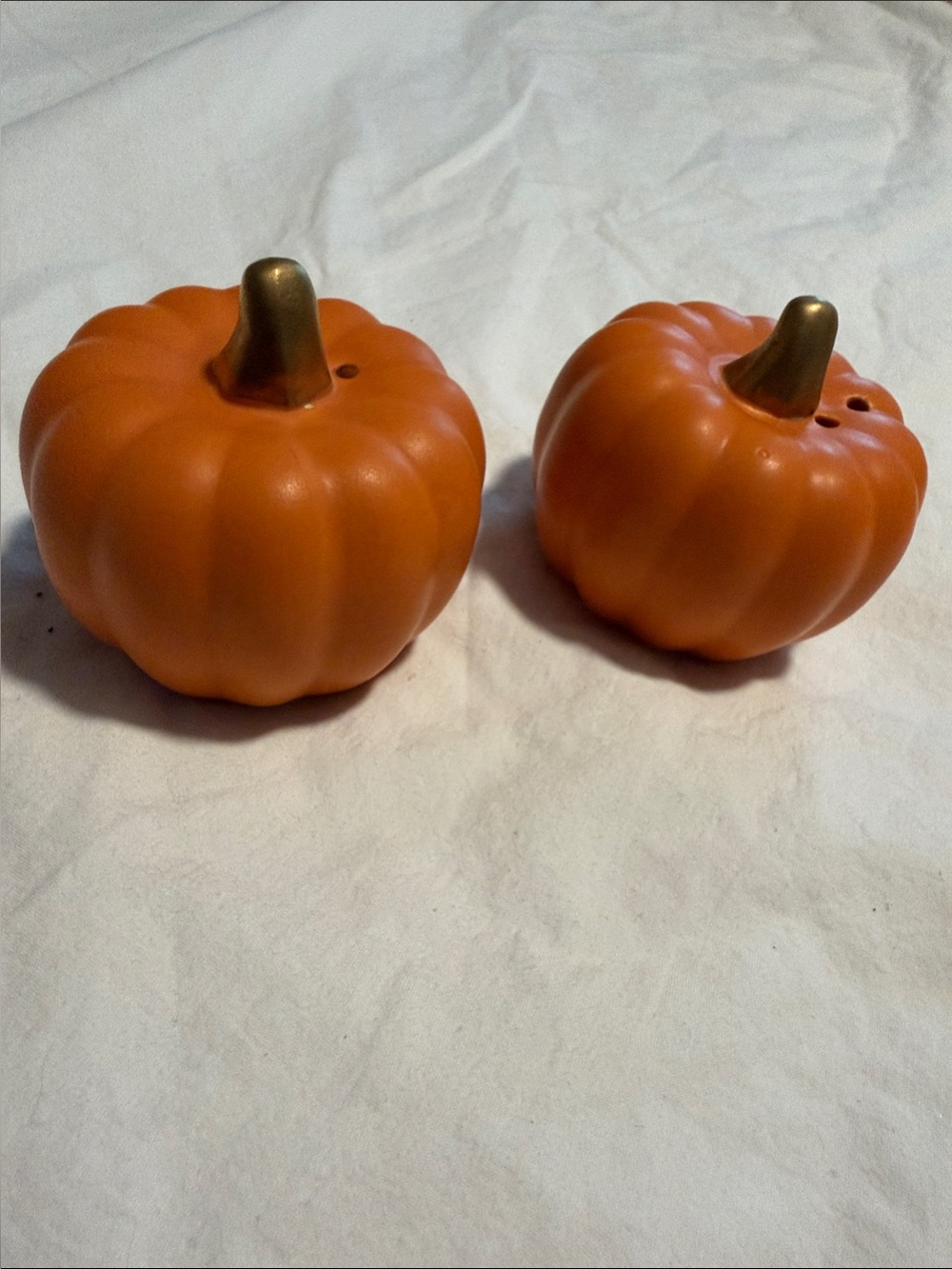 Fall Halloween Thanksgiving Pumpkin Salt and Pepper Shaker Set - Orange